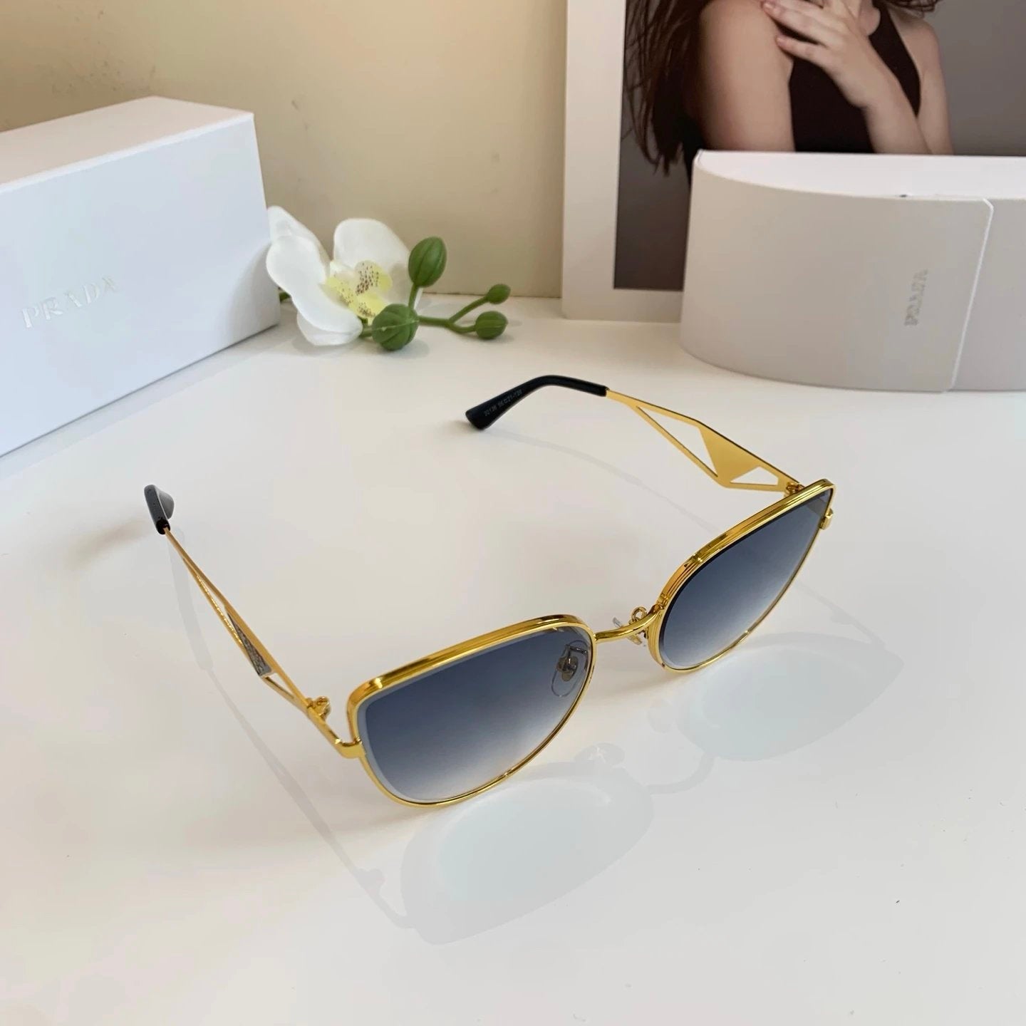 PRADA Sunglasses Metal Frame Sunglasses Slimming Non-Prescription Unisex Couple Style Driving Beach Fishing UV Protection25ss New Sports Casual Versatile