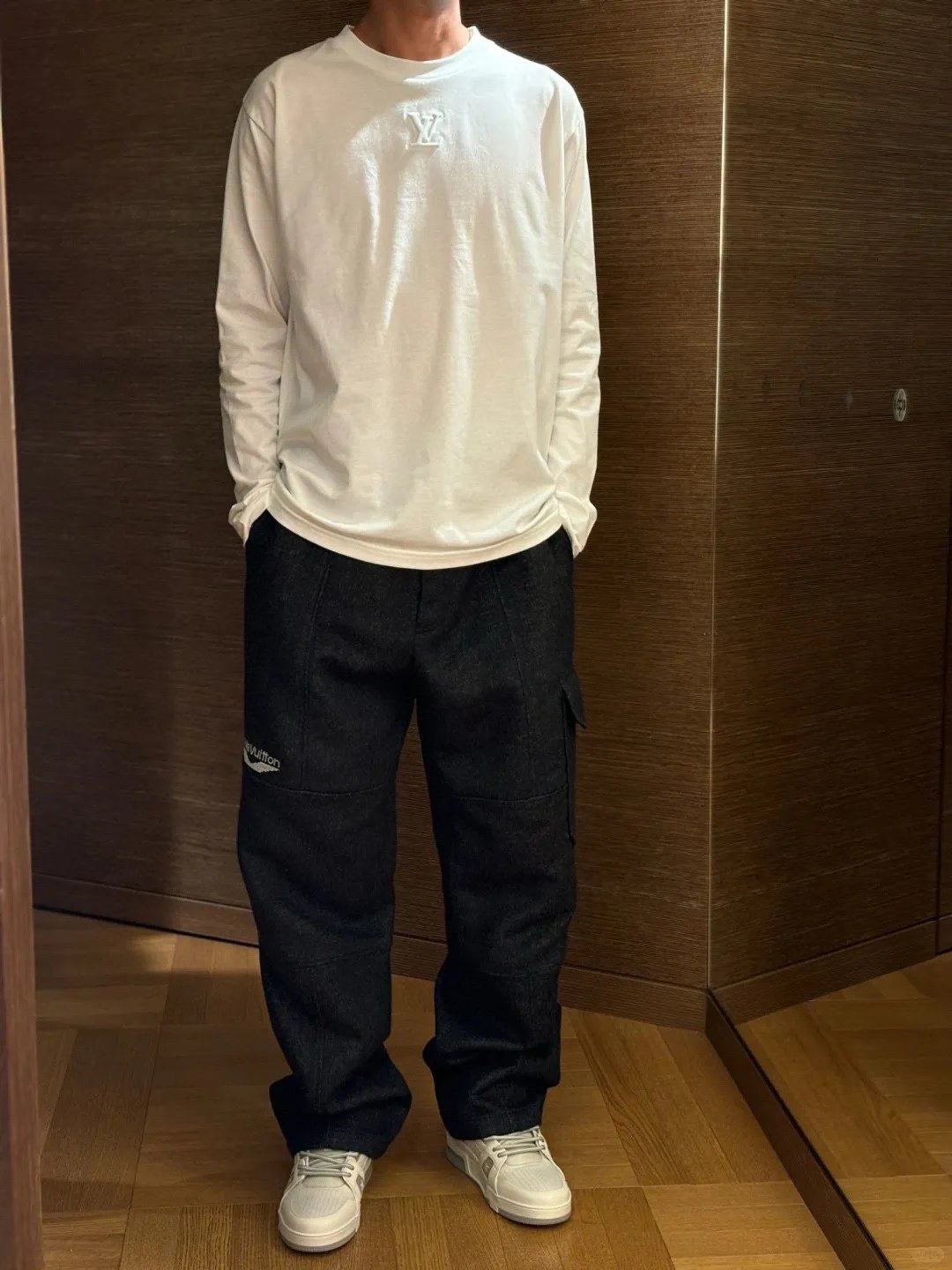 Louis Vuitton LV Hoodie 24FW Embossed Long Sleeve Base Shirt Sweatshirt Pullover Thickened Lazy Style OS Loose Fit Jacket Unisex Loose Knit Top Versatile Casual Wearable Inside and Outside