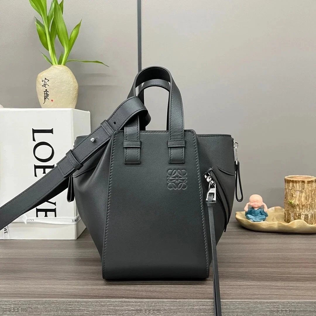 LOEWE Women's Bag Top version 【Original Leather Premium Version】2023New Hammock Bag Satin Cowhide Hammock Handbag New Size20cm New Hammock Bag Handbag Vegetable Basket Bag Women's Bag Silk Surface Cow Leather Wide Shoulder Strap Litchi Pattern Cowhide Lea