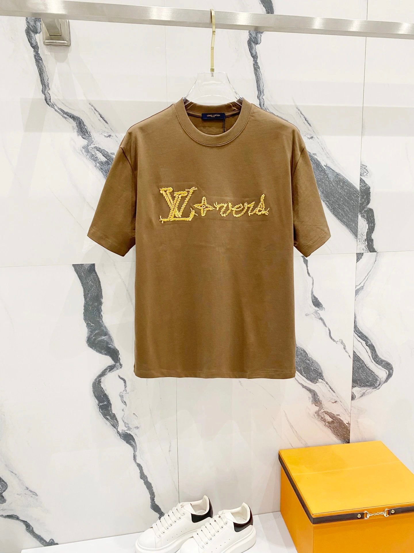 Louis Vuitton LV T-shirt Iconic Hemp Rope Letter Embroidery LOGO round Neck Short Sleeve25ss New Pure Cotton Unisex Style T T-shirt OS Loose Fit Base Shirt Casual Short Sleeve Top T-Shirt