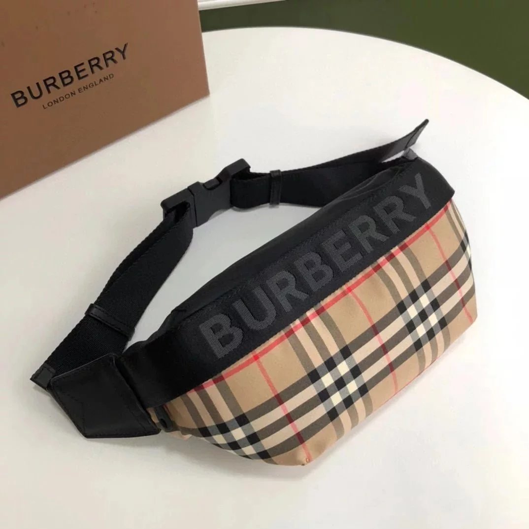 Burberry Women's Bag Top version Version Men's and Women's Bags80101441Black Medium Logo Letter logo Unisex Waist Bag Men's Crossbody Chest Bag Backpack Shoulder Bag Original Single Famous Brand Bag