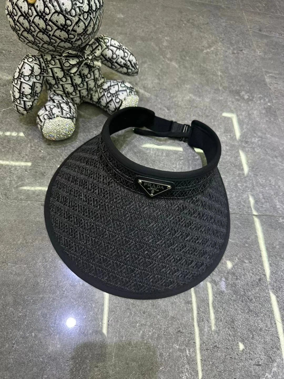 PRADA Hat Triangle mark logo Baseball Cap Sunshade Sun Protection Duckbill Cap Slimming Face Curved Brim Versatile Large Head Circumference Sports Hat Unisex Couple Style