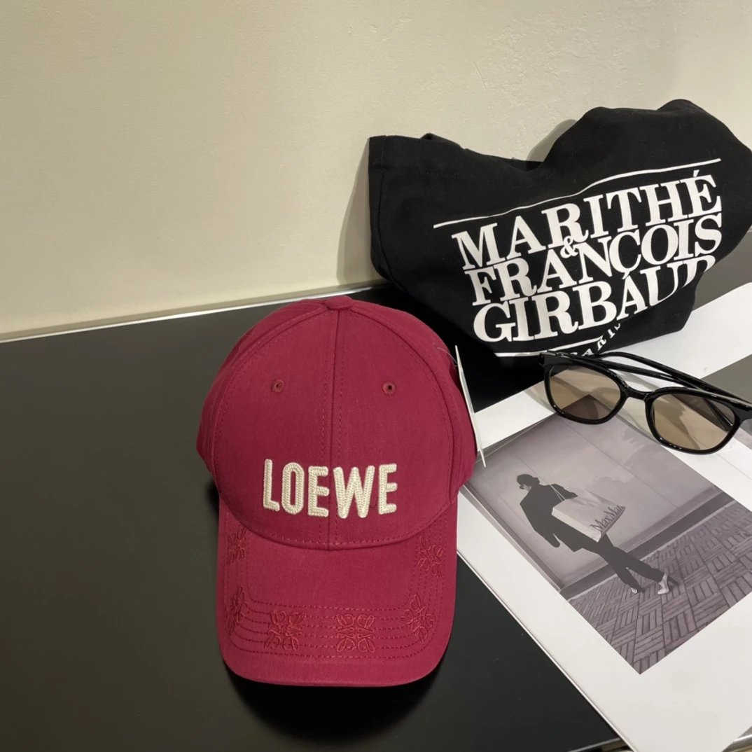 LOEWE Hat Letter Embroidery logo Baseball Cap Sun Protection Visor Cap Large Head Circumference Versatile Sports Hat Slimming Face Curved Brim Unisex Couple Style