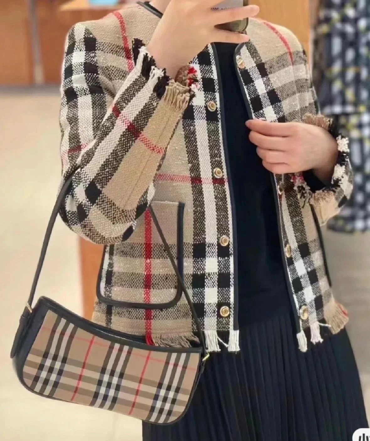 Burberry Women's Bag Top version New Pet Classic Plaid Underarm Bag Portable Hand-Carrying Half-Month Mahjong Women's Bag