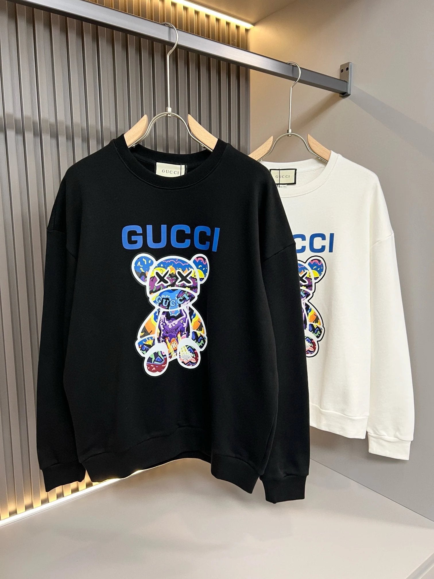 Gucci Hoodie Cartoon Bear Print Logo Round Neck Sweatshirt Casual Loose Fit Versatile Pure Cotton Pullover Sportswear os Versatile Inner Layer Top Unisex24ss Autumn and Winter New Products