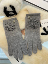 Chanel Gloves New Cashmere Knitted Gloves100%Cashmere Is Warm When Getting Started❤️This Model Is Made of Natural High Quality Cashmere, Soft, Warm and Comfortable7GG Double Yarn Handmade Flat Knit Plain Weaving Knitting Handmade Seamless Stitching Finger