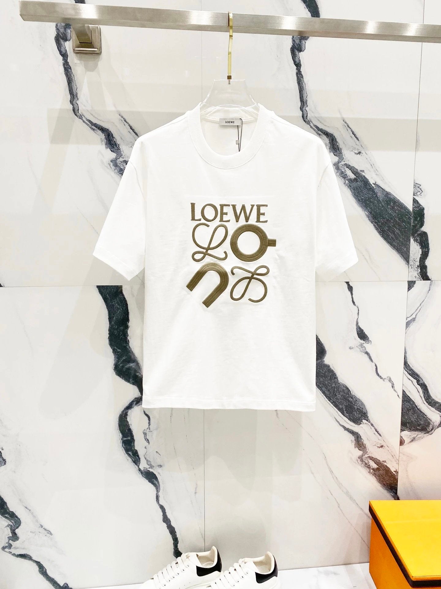 LOEWE T-shirt Chest Letter Emblem Embroidery logo round Neck Short Sleeve25ss New Pure Cotton Unisex Style T T-shirt OS Loose Fit Base Shirt Top Half Sleeve T-Shirt