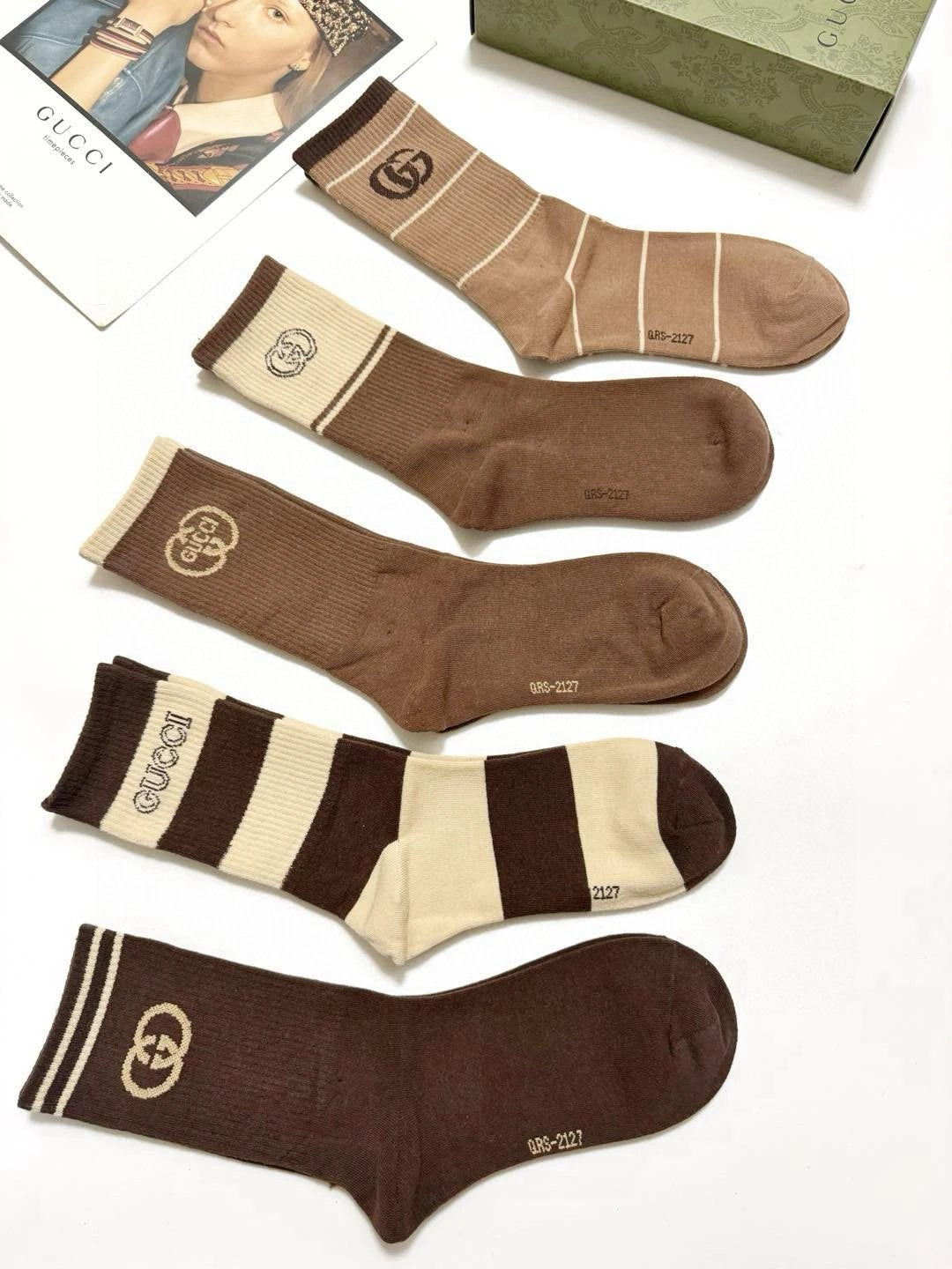 Gucci Sock 【a Box5Double】Classic Letters logo Breathable and Stylish Pure Cotton Mid-Calf Socks25ss New Cotton Socks Thin Business Sports Casual Spring Summer Autumn Versatile Deodorant Sweat-Absorbing