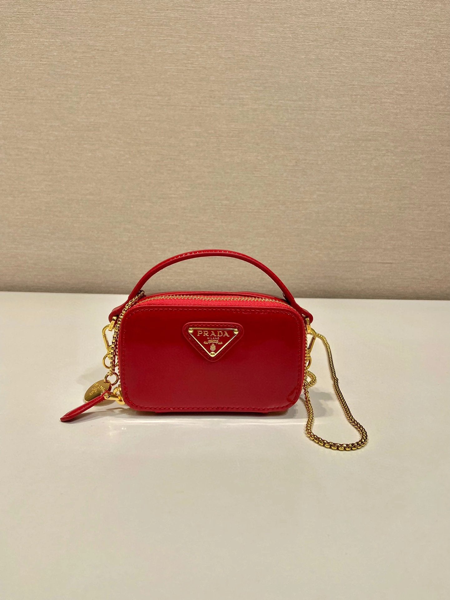 PRADA Bag Top version Version Latest Mini Patent Leather Small Messenger Bag Small Bucket Chain Bag Crossbody Bag Shoulder Bag Underarm Bag Handbag Women's Bag1NR025