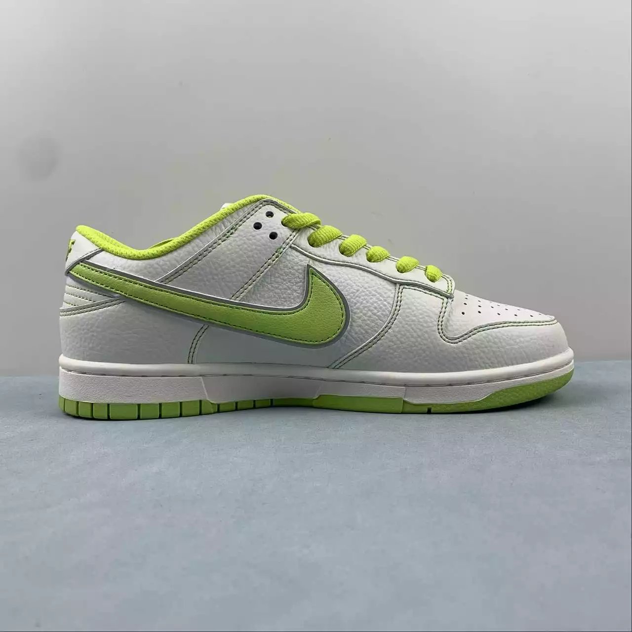 Nike Dunk Low shoes