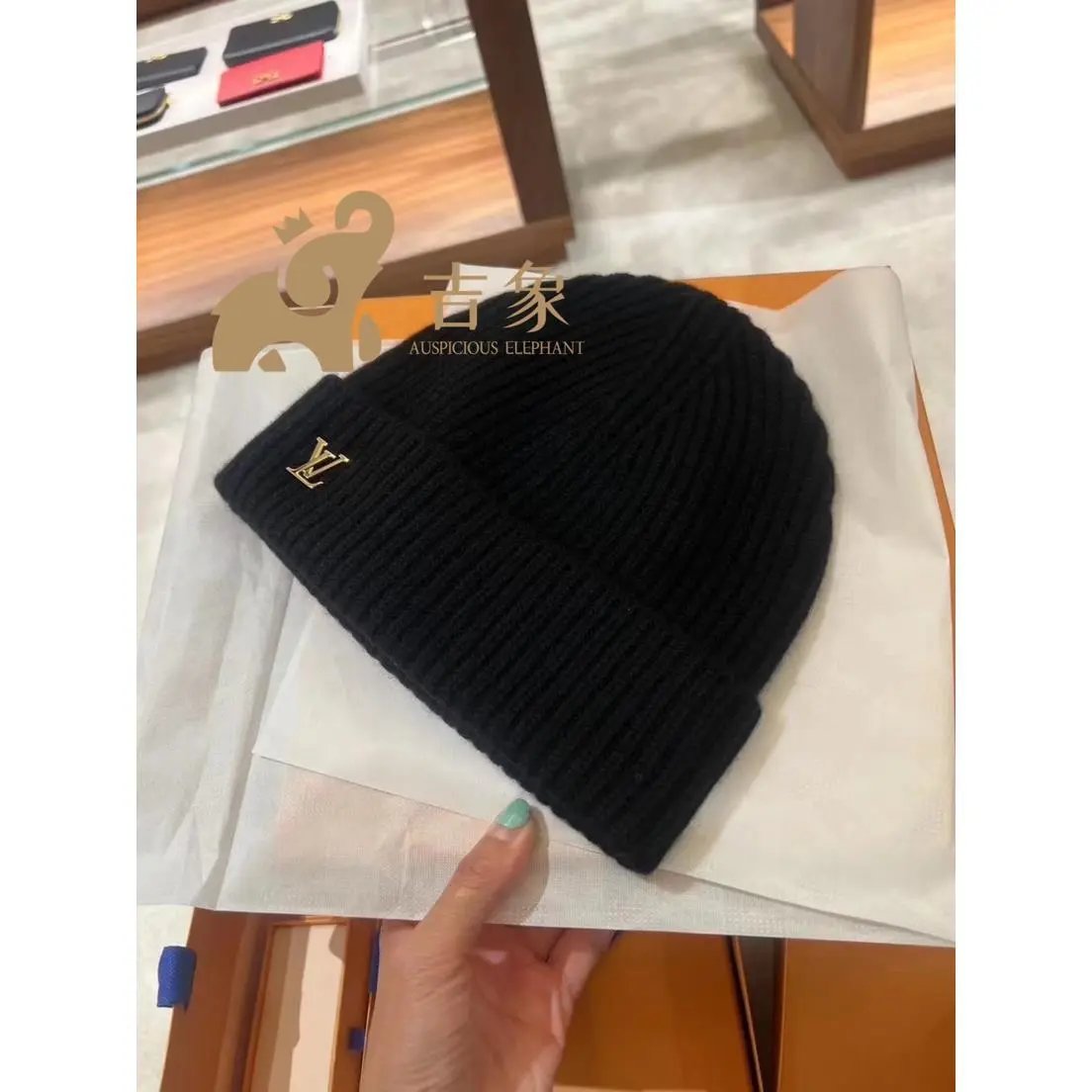 Louis Vuitton LV Hat New Men's and Women's Same Fashion All-Match Black Cashmere Knitted Cap Beanie Hat M77877