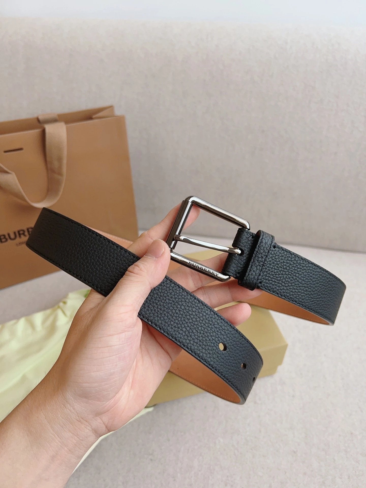 Burberry Belt Top version 【Original Custom】Original New Men's Leather Belt Width3.5cm Double-Sided Imported First Layer Calfskin Full Grain Leather Genuine Goods Quality Original Factory Pin Buckle Letters Rotating Buckle Counter Full Set Gift Box Packagi