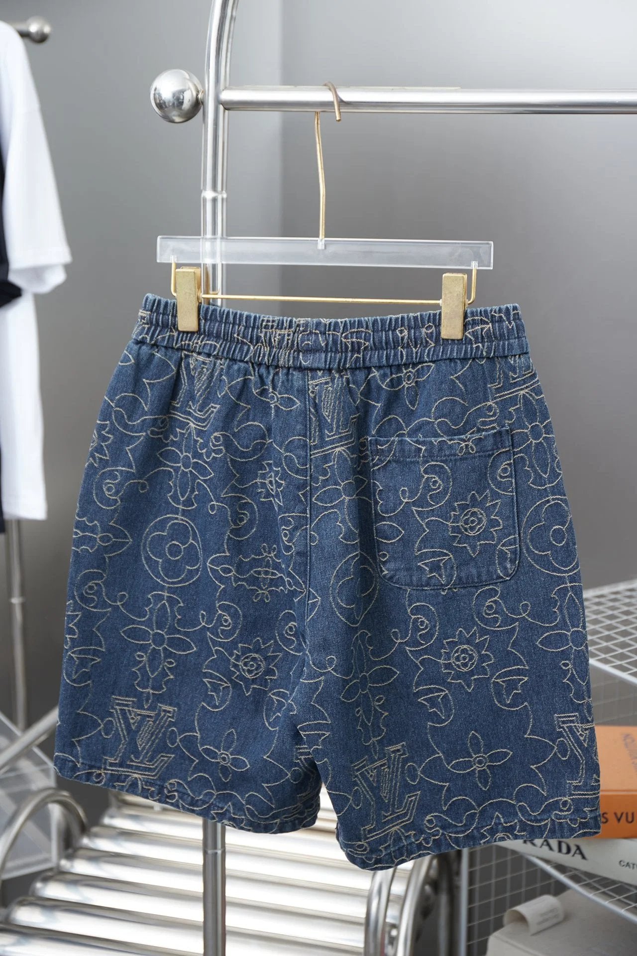 Louis Vuitton LV Shorts Allover Jacquard logo Five-point Shorts25ss New Drawstring Casual Summer Pants5Two-in-One Casual Sweatpants for Men and Women, Pure Cotton Joggers