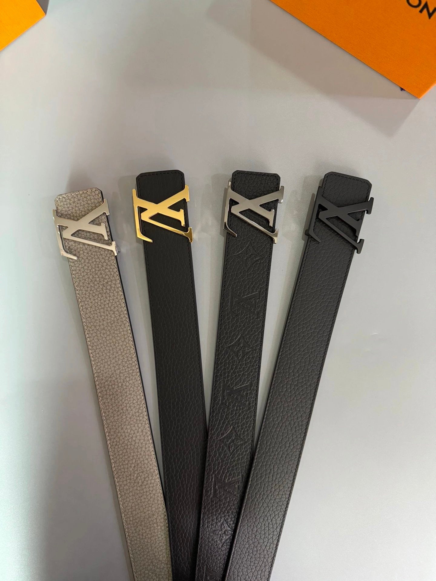 Louis Vuitton LV Belt Top version 【Counter Quality】The Most New Belt4.0cm Men's Belt Metal Buckle Men's Leather Belt with Classic Presbyopic Checkered Belt with Genuine Goods Packaging in and out of the Counter No Problem Versatile Casual Fashion Formal D