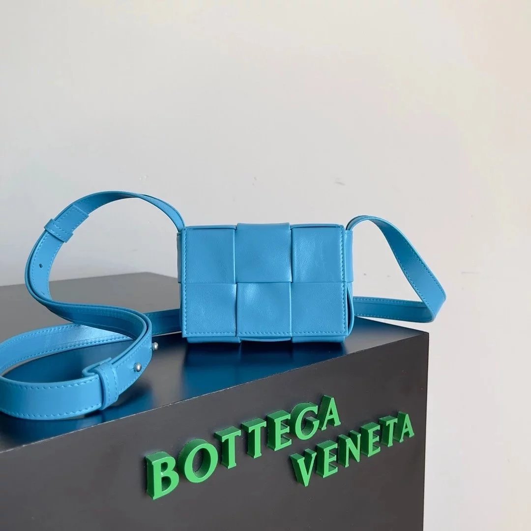 Bottega Veneta Women's Bag Top version 【Original Goods】Classic Mini Woven Bag mini6Lattice Camera Bag Lipstick Pack Small Waste Bag miniCassette Pillow Bag Woven Square Bag Rubik's Cube Woven Bag Men's and Women's Handbags Same Style Crossbody Bag Shoulde