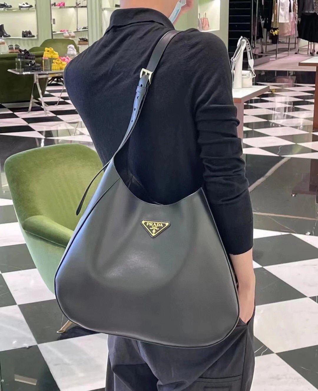 PRADA Bag Top version Zhao Zhaoyi Same Style Bag Version Latest Enamel Metal Triangle Logo Badge cleo Series Oversized Calfskin Underarm Bag Messenger Bag Shoulder Bag Underarm Bag Handbag Women's Bag1BC181