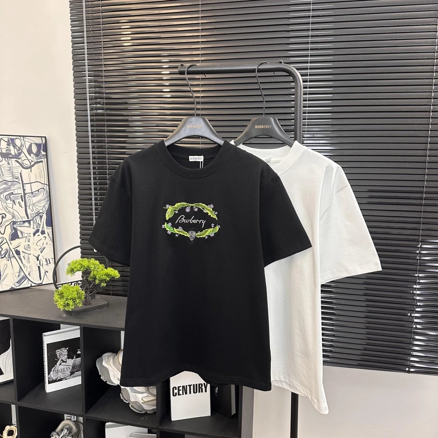 Burberry T-shirt Floral Plant Embroidery logo round Neck Short Sleeve25ss New Pure Cotton Unisex Style T T-shirt OS Loose Fit Base Shirt Top Half Sleeve T-Shirt