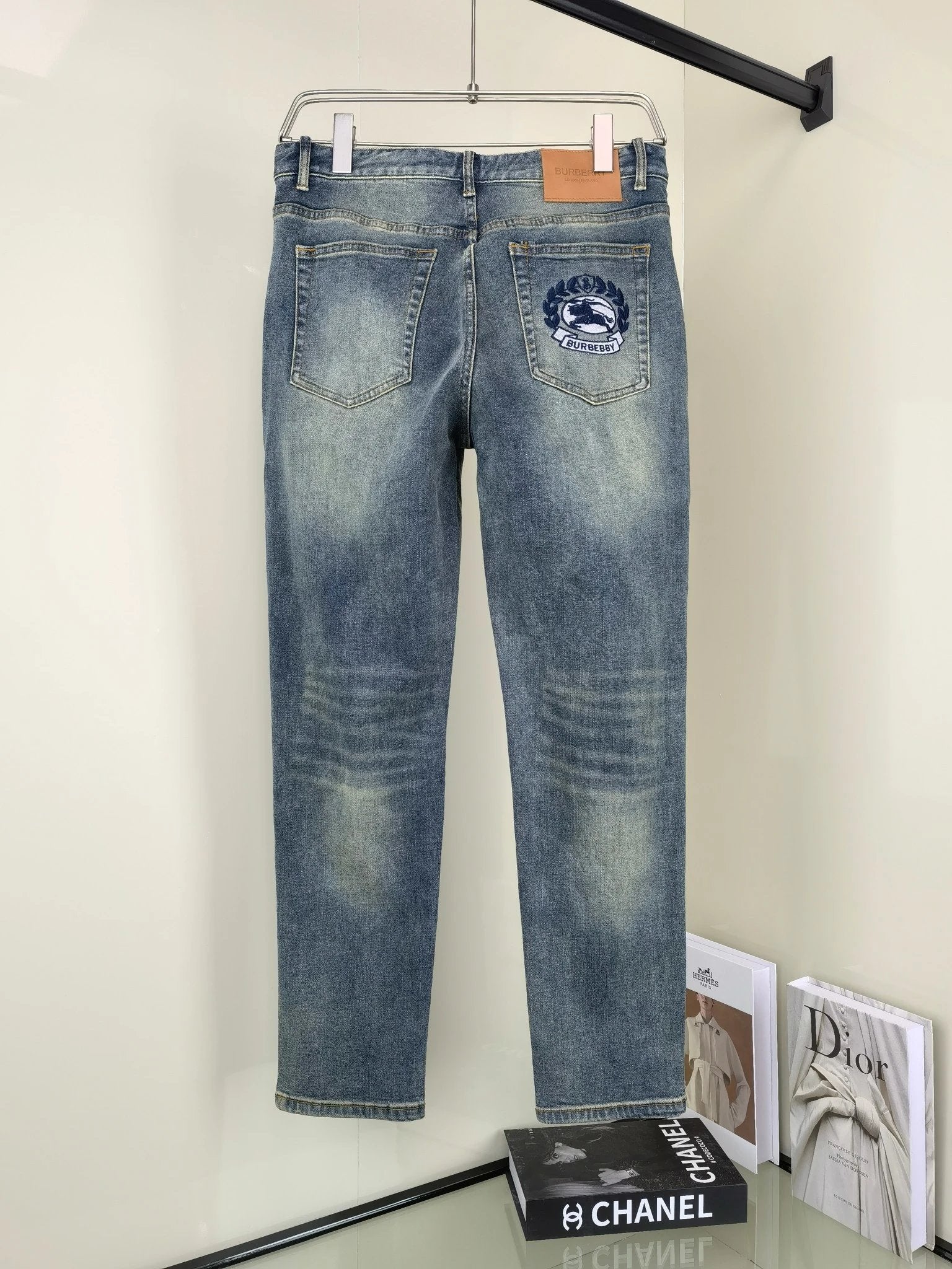 Burberry Jeans Back Pocket Equestrian Knight Embroidery logo25ss Spring Summer New Straight Loose Jeans Unisex Slim Fit Long Pants