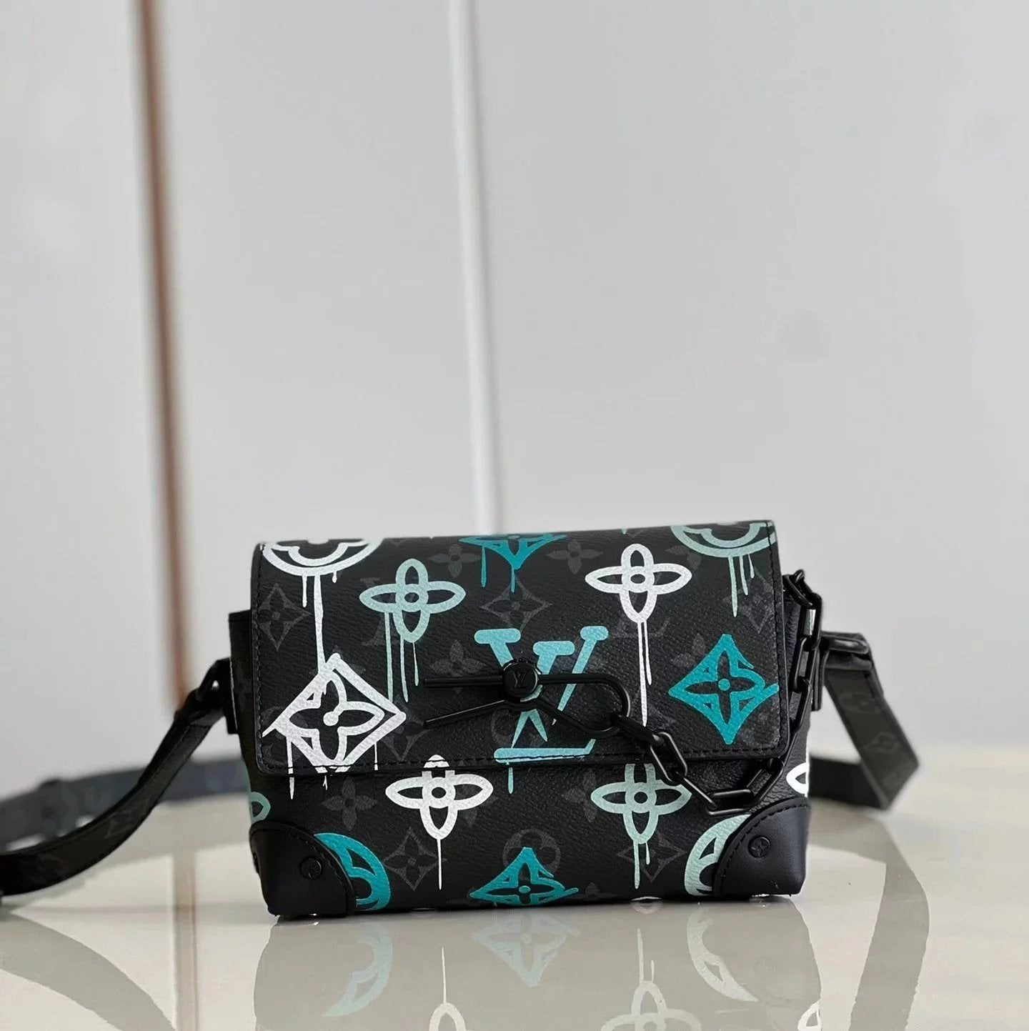 Louis Vuitton LV Men's Bag Top version 【Original Order】Spot Goods M81783Black Flower81746Embossed New Steamer Series Postman Men's and Women's Bags Single Shoulder Crossbody Chain Bag Magnetic Suction Flap Bag Adjustable Shoulder Strap New Color Blue