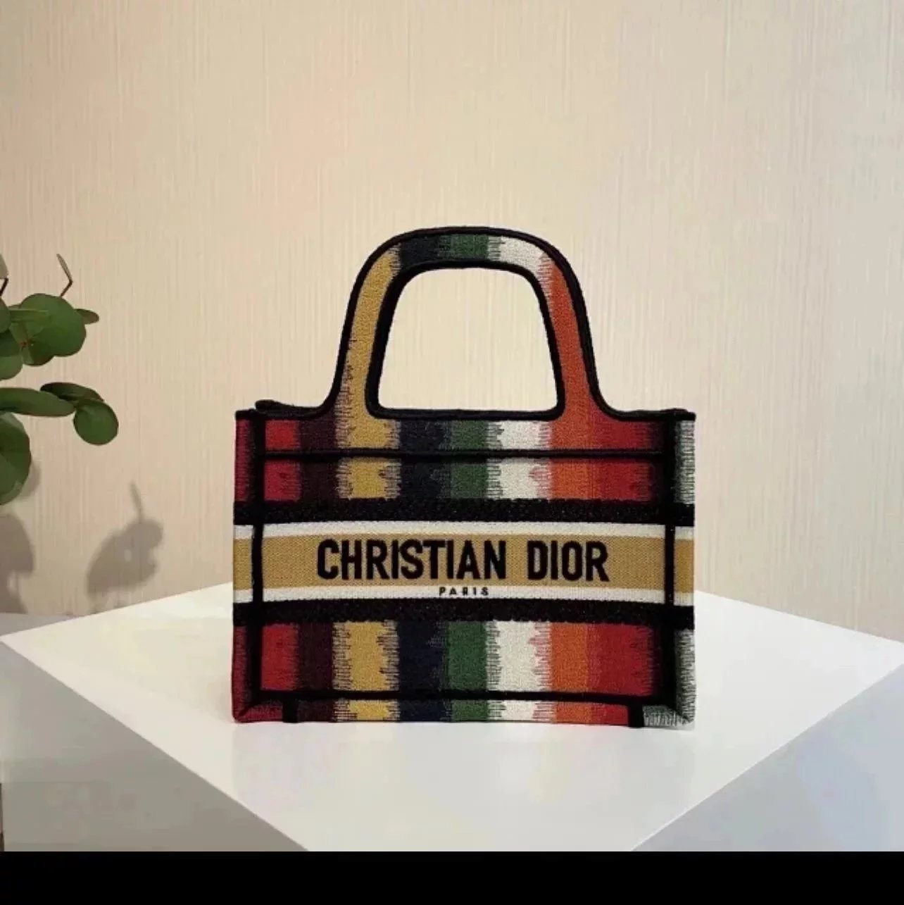 Dior Women's Bag Top version 【Pure Original Surrogate Shopping Grade Fabric】New Version Horizontal Pattern D Arc Seiko New booktotemini Mini Tote Bag Presbyopic Purplish Blue Wine Red Shopping Bag Purplish Blue Claret Embroidery Mini Women's Bag Shoulder