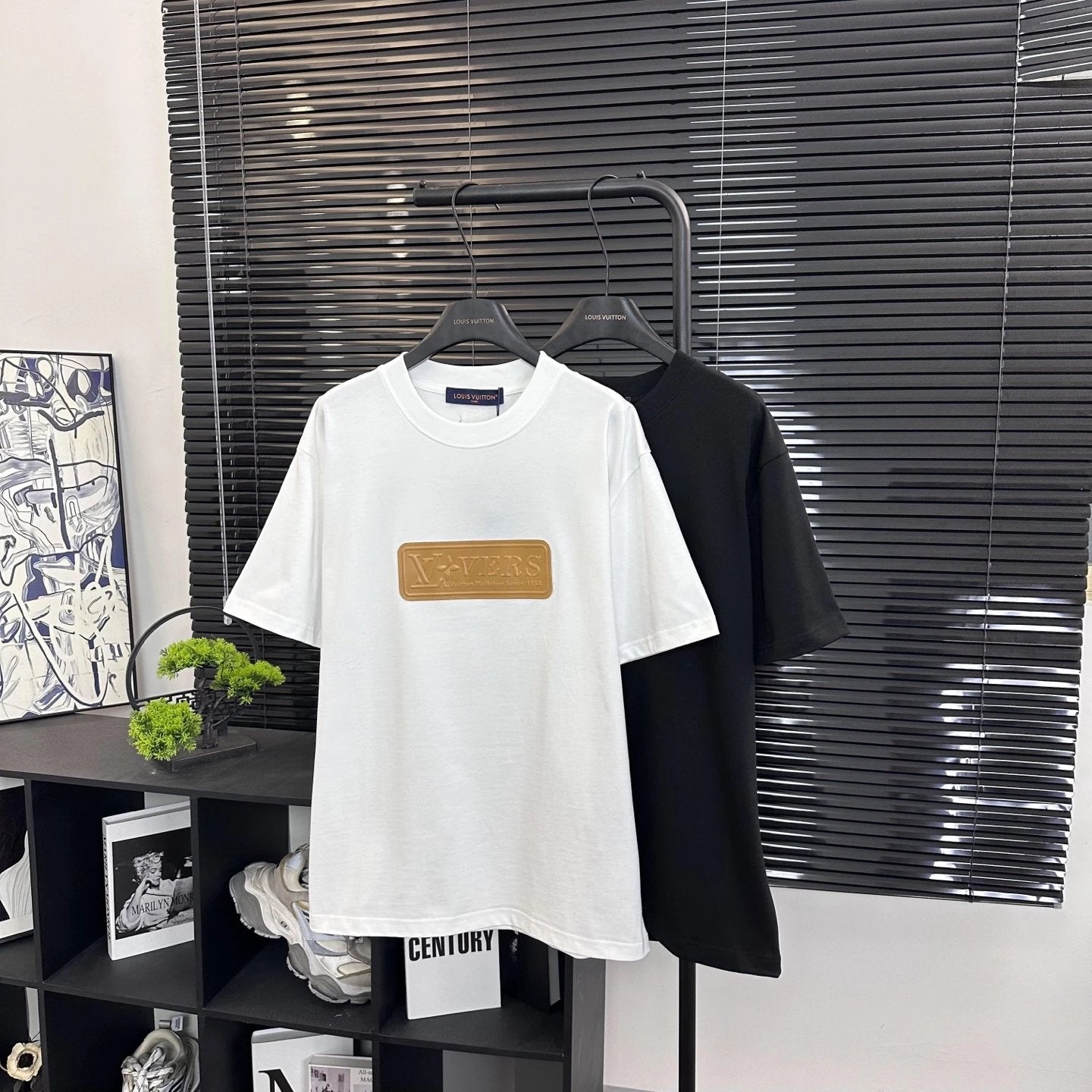 Louis Vuitton LV T-shirt Brand New Leather Tag Vers Alphabet Letters logo round Neck Short Sleeve25ss New Pure Cotton Unisex Style T T-shirt OS Loose Fit Base Shirt Top Half Sleeve T-Shirt