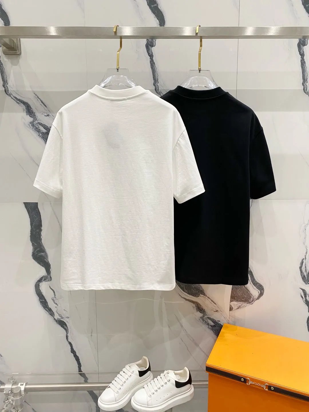 PRADA T-shirt Iconic Crown Letters Printing Logo Logo Crew Neck Short Sleeve25ss New Pure Cotton Unisex Style T T-shirt OS Loose Fit Base Shirt Top Half Sleeve T-Shirt