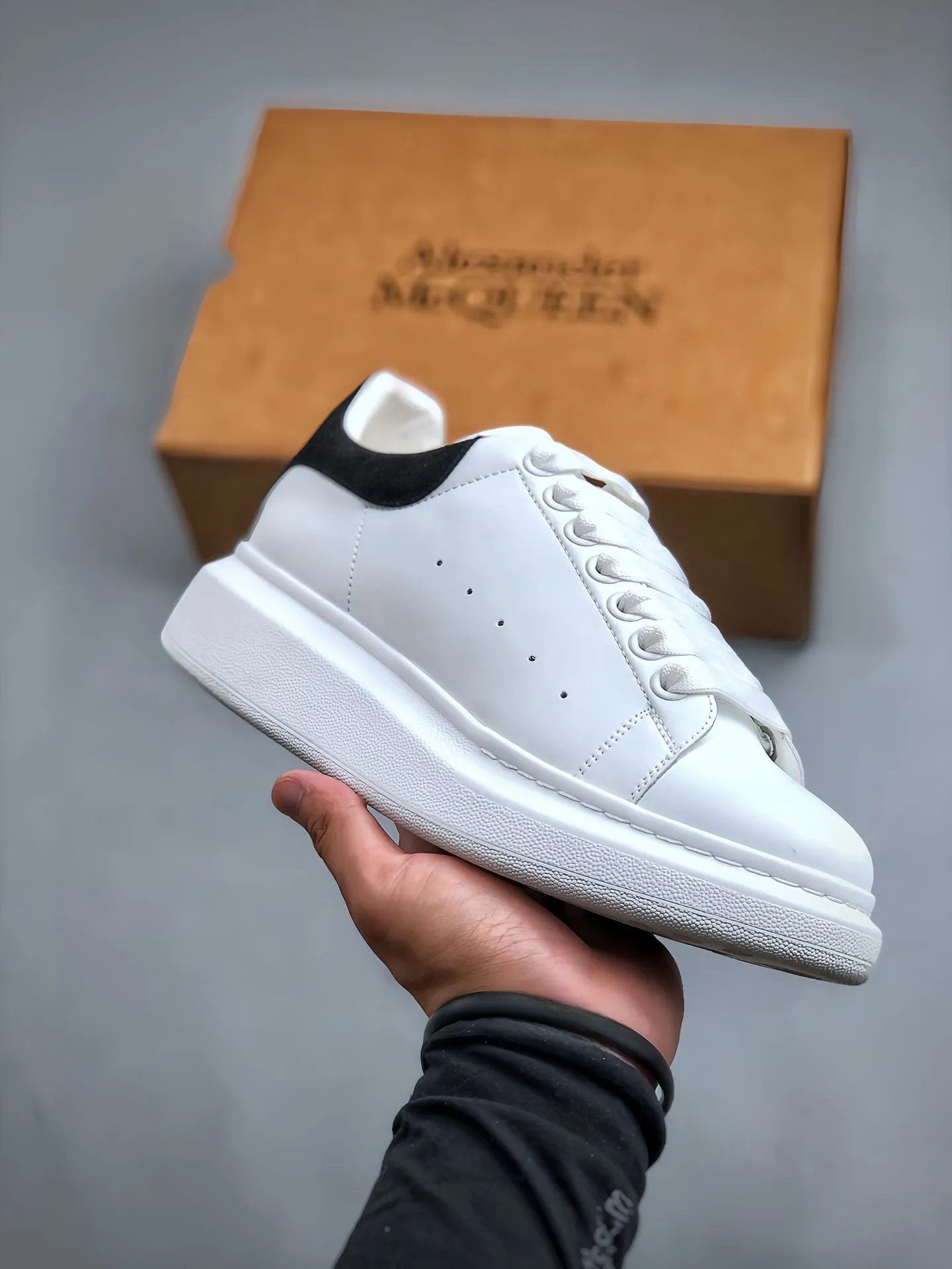 McQueen Shoes White Shoes Spring2024Sneaker Platform Height Increasing Insole Casual Men's Shoes Women's Shoes Board Shoes