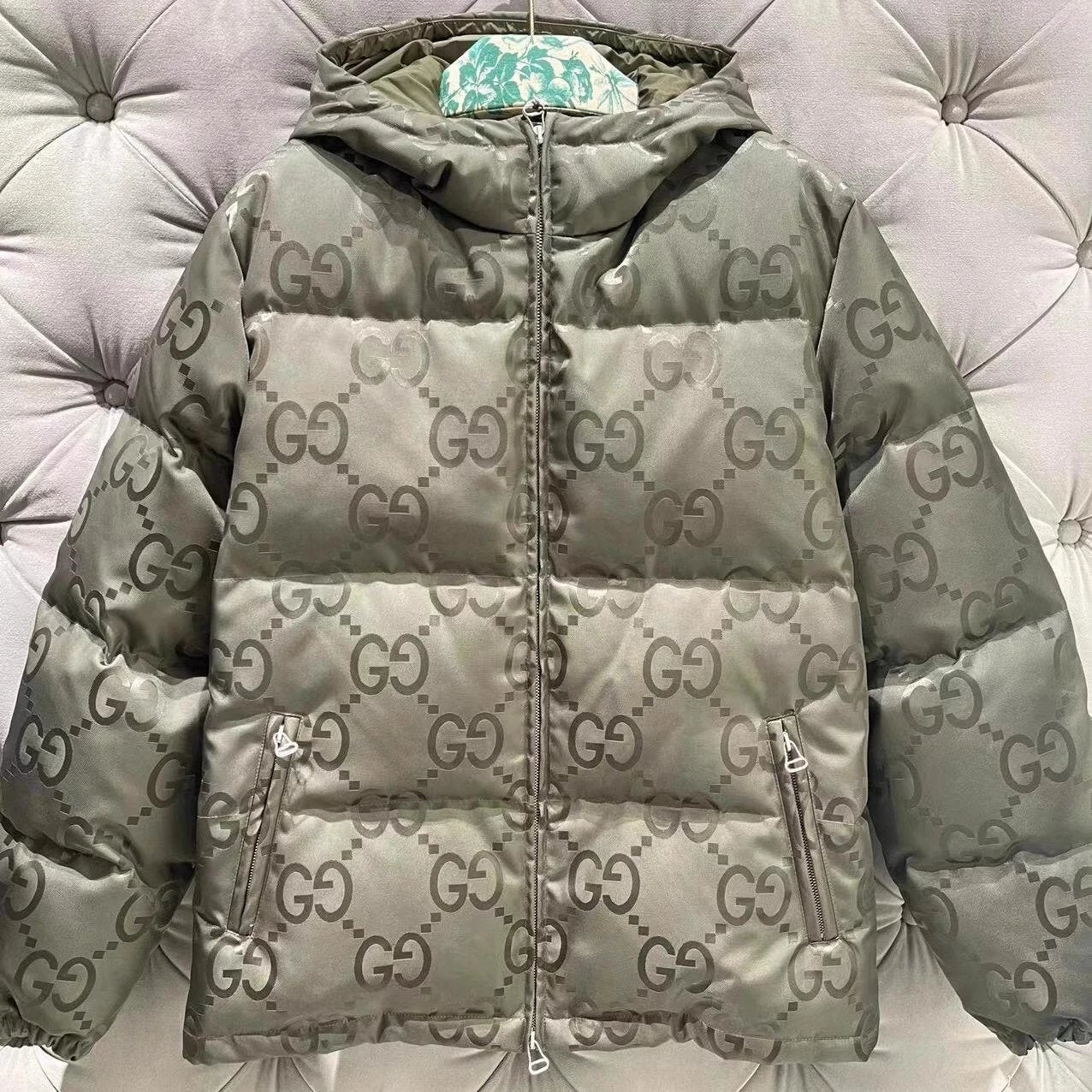 Gucci Down Jacket Winter Casual Hooded down Jacket Coat Presbyopic Dark Pattern Thickened Men's and Women's Same Style