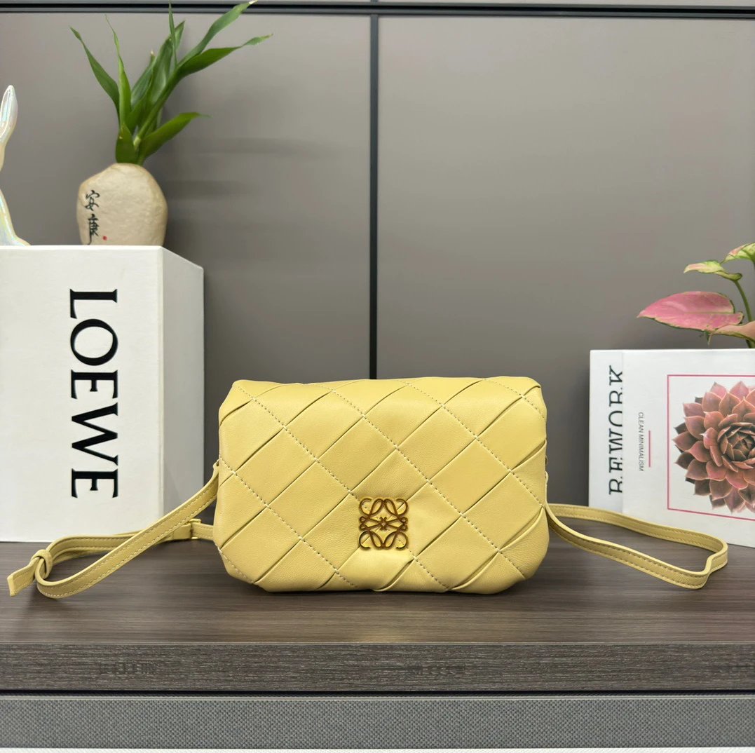 LOEWE Women's Bag Top version 【Super Version Original Factory】24New Pleated Shiny Napa Sheep Leather PufferGoya Handbag Luojia Woven Square Bag Woven Bag Women's Bag Flip Flap Bag Women's Bag Handbag Braided Leather Bag New Women's Bag