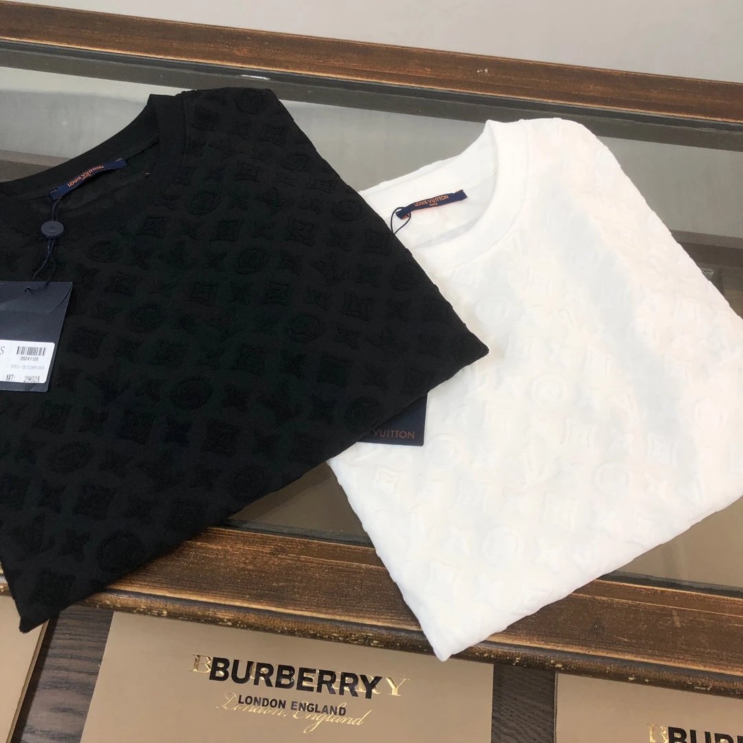 Louis Vuitton LV T-shirt Fully covered3D Textured Jacquard Fleece logo round Neck Short Sleeve25ss New Pure Cotton Unisex Style T T-shirt OS Loose Fit Base Shirt Half Sleeve T-Shirt Top Half Sleeve