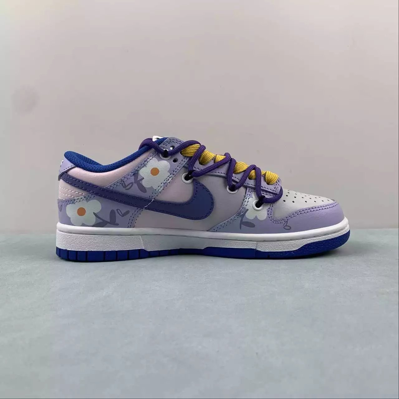 Nike Dunk Low shoes