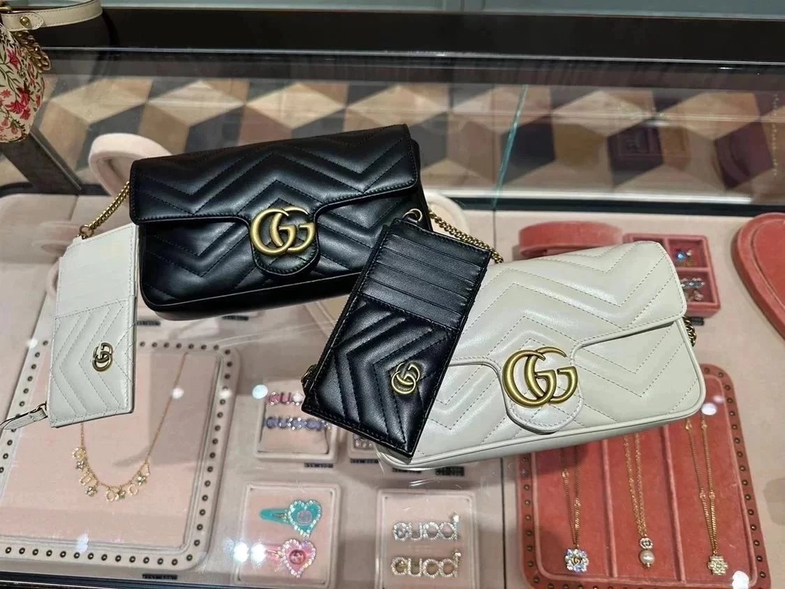 Gucci Women's Bag Top version 【Original Genuine Goods Leather】2023New Marmont Series Card Holder Mini Chain Wallet23New Version of Ma Meng Comes with Card Holder Black and White Chain Bag751526