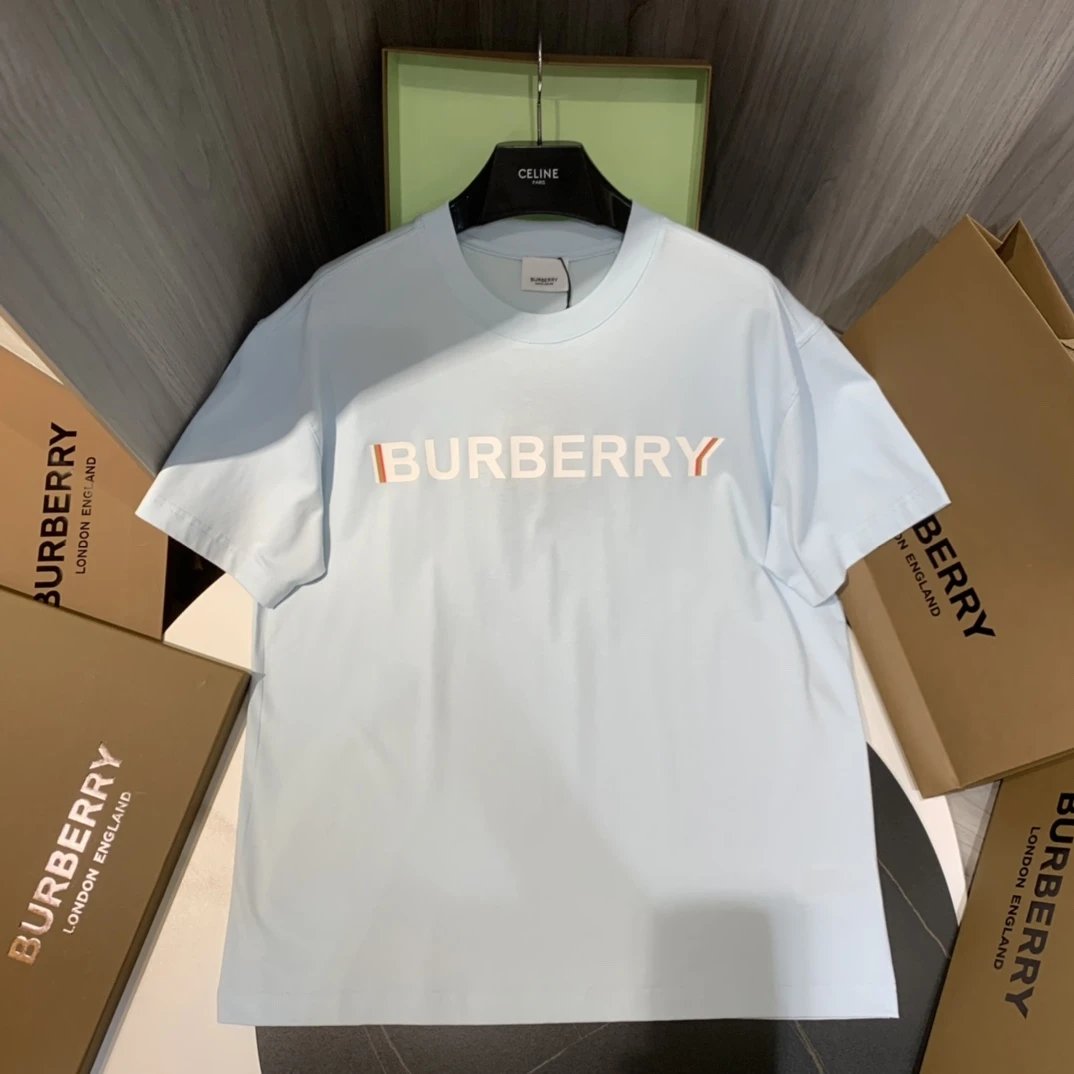 Burberry T-shirt Chest Micro Logo Overlapping Print logo round Neck Short Sleeve25ss New pure cotton T Unisex T-Shirt OS Drop Shoulder Loose Fit Base Shirt Top T-Shirt Short Sleeve