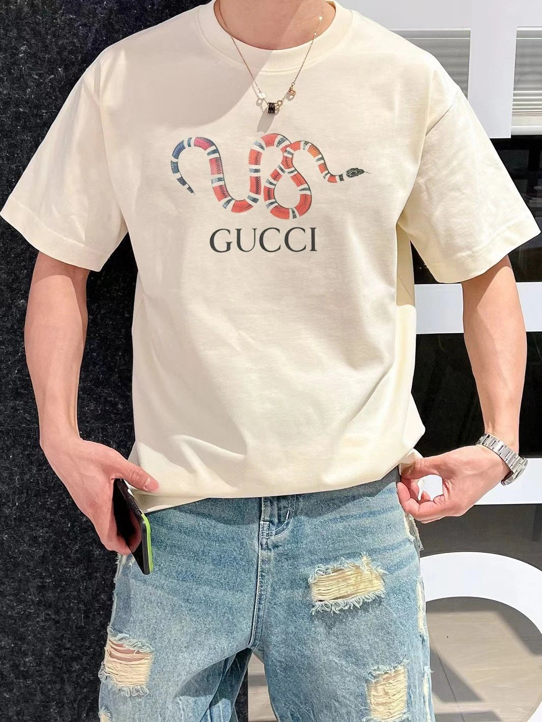 Gucci T-shirt Coiled Snake Pattern Print logo Year of the Snake Limited Edition Crew Neck Short Sleeve25ss New Pure Cotton Unisex Style T T-shirt OS Loose Fit Base Shirt Half Sleeve T-Shirt Top