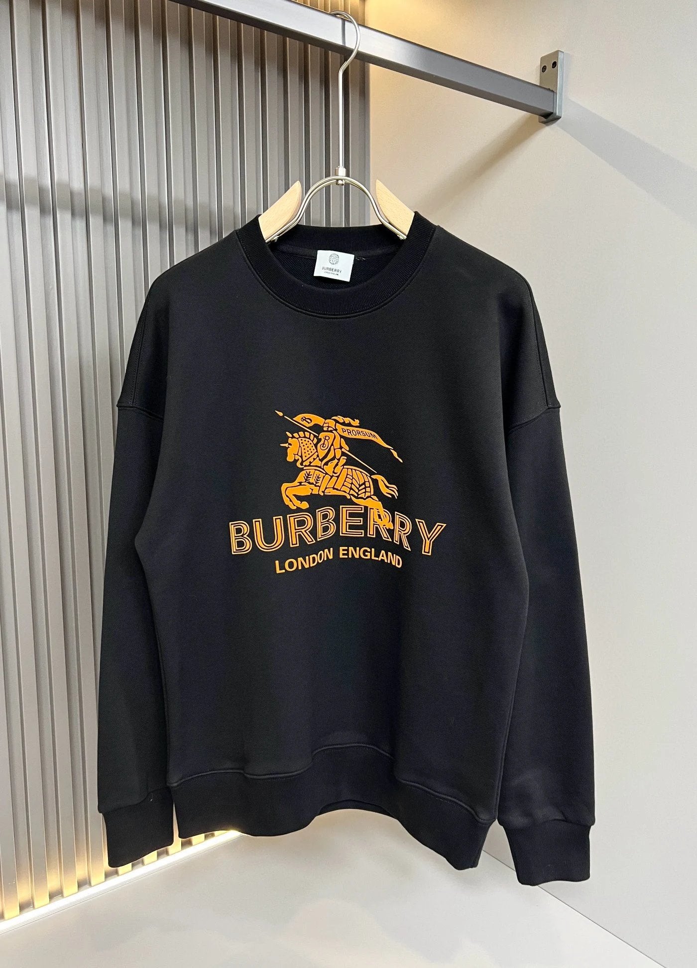 Burberry Hoodie Classic Logo Printed Crewneck Sweatshirt Casual Loose Fit Pure Cotton Pullover Sportswear os Versatile Inner Layer Top Unisex24ss Autumn and Winter New Products