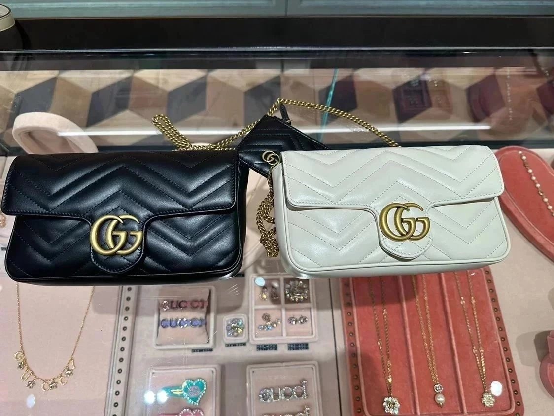 Gucci Women's Bag Top version 【Original Genuine Goods Leather】2023New Marmont Series Card Holder Mini Chain Wallet23New Version of Ma Meng Comes with Card Holder Black and White Chain Bag751526