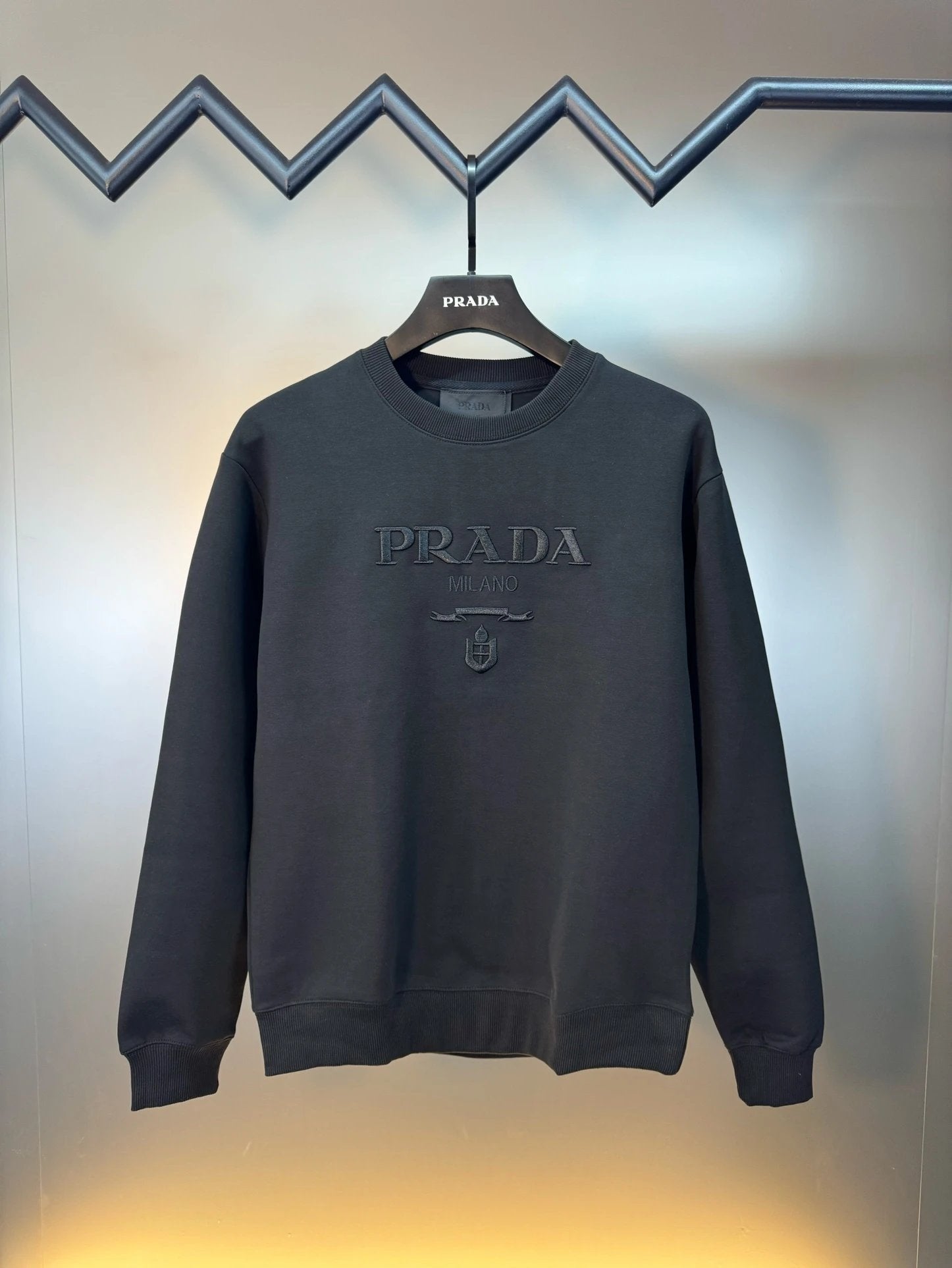 PRADA Hoodie New Classic Letter Embroidery Logo Crewneck Sweatshirt Casual Loose Versatile Thickened Warm Pullover Sportswear os Versatile Inner Layer Top Unisex24ss Autumn and Winter New Products
