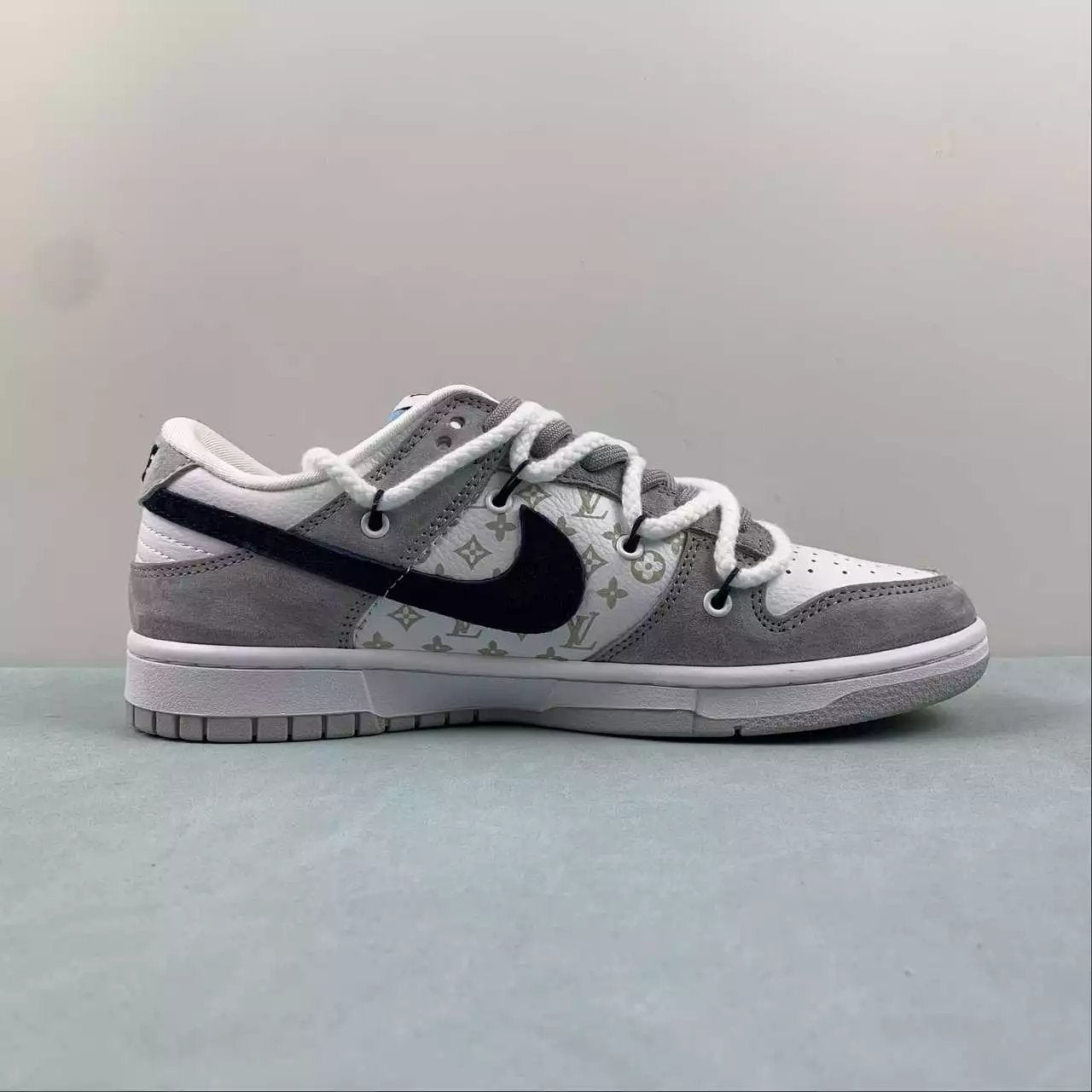 Nike Dunk Low shoes