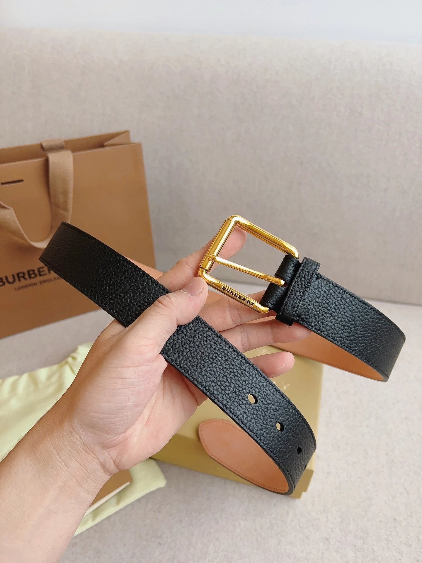 Burberry Belt Top version 【Original Custom】Original New Men's Leather Belt Width3.5cm Double-Sided Imported First Layer Calfskin Full Grain Leather Genuine Goods Quality Original Factory Pin Buckle Letters Rotating Buckle Counter Full Set Gift Box Packagi