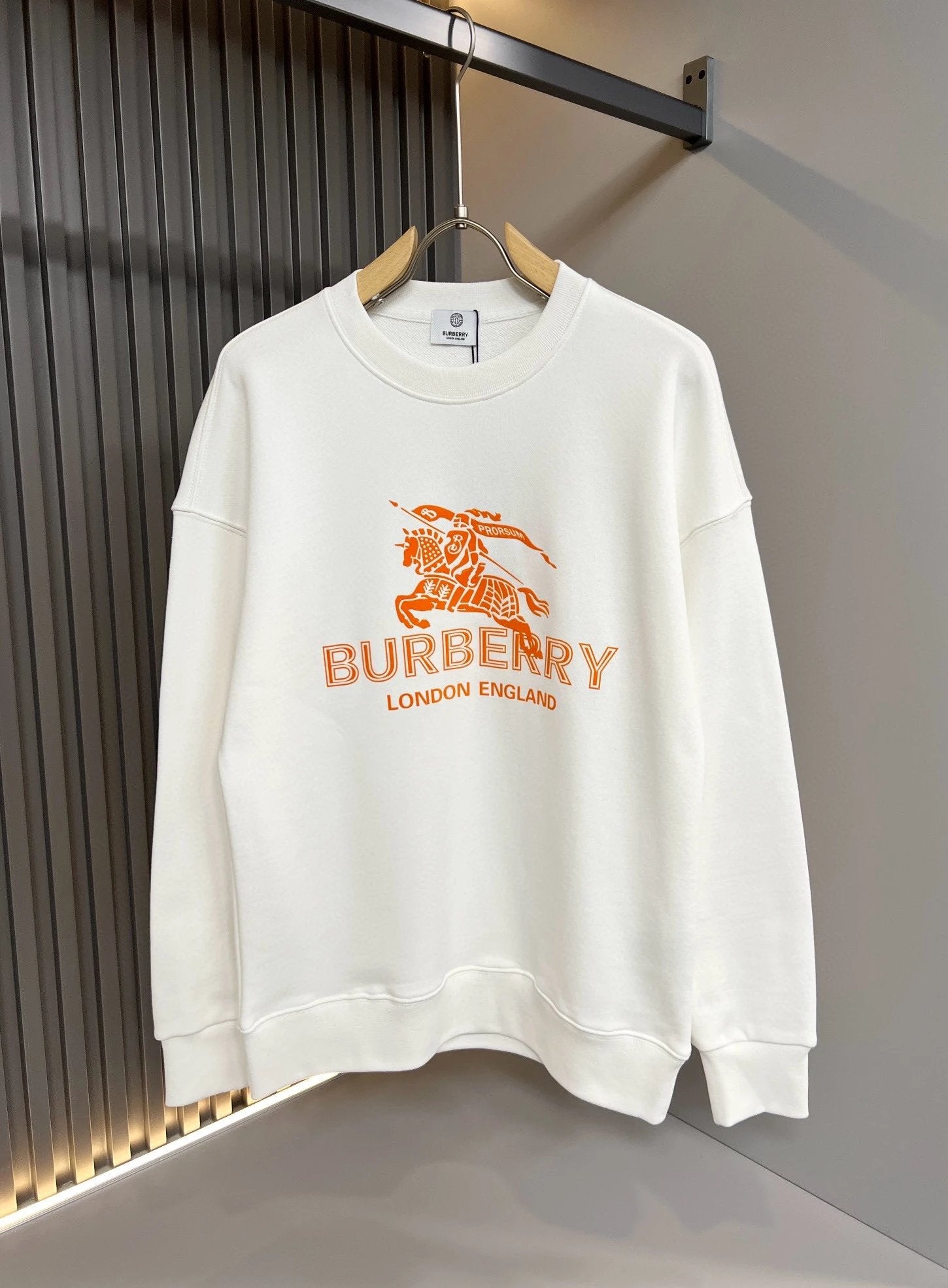 Burberry Hoodie Classic Logo Printed Crewneck Sweatshirt Casual Loose Fit Pure Cotton Pullover Sportswear os Versatile Inner Layer Top Unisex24ss Autumn and Winter New Products