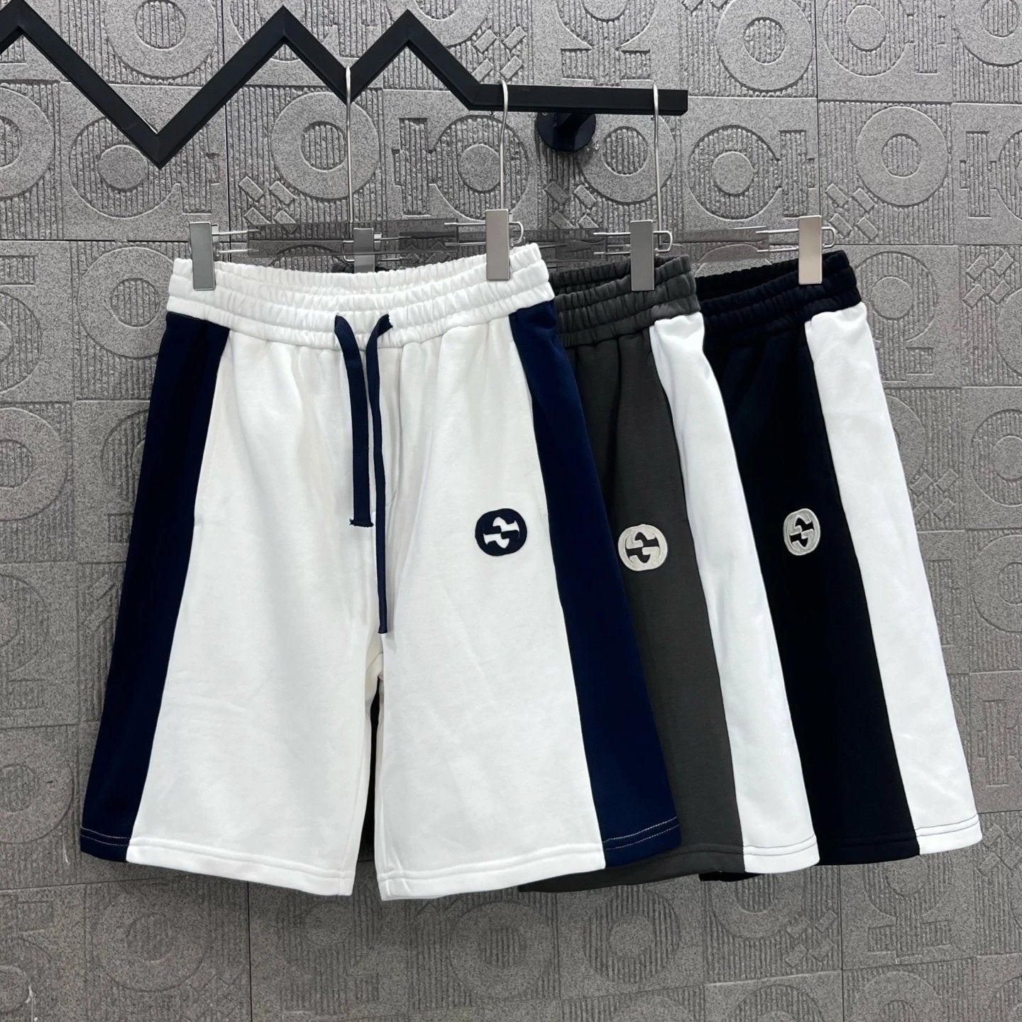 Gucci Shorts Two-tone Patchwork Classic Double Glogo Five-point Shorts25ss New Drawstring Casual Summer Pants American Style5Two-in-One Casual Sweatpants for Men and Women B 100% Cotton Sweatpants