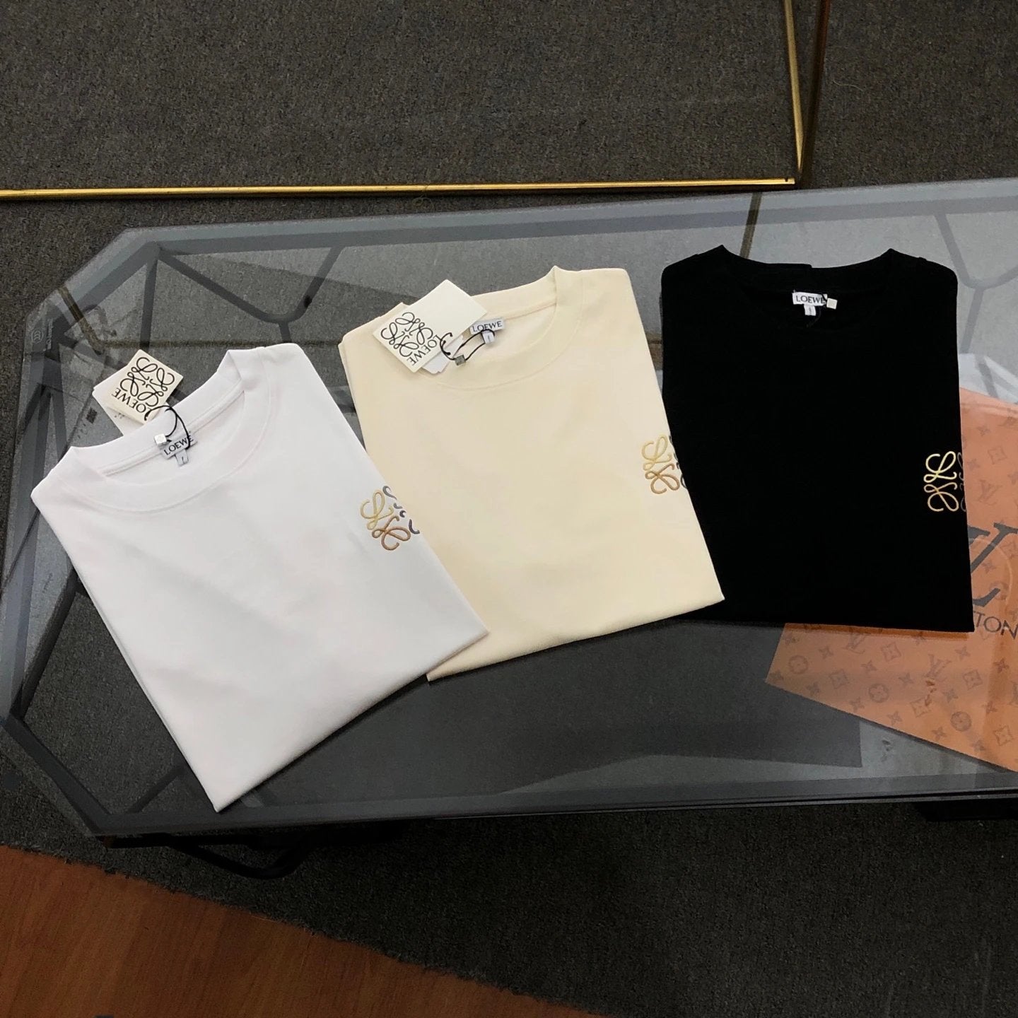 LOEWE T-shirt Chest Brand Embroidery Pattern logo round Neck Short Sleeve25ss New Pure Cotton Unisex Style T T-shirt OS Loose Fit Base Shirt Half Sleeve T-Shirt Top Half Sleeve