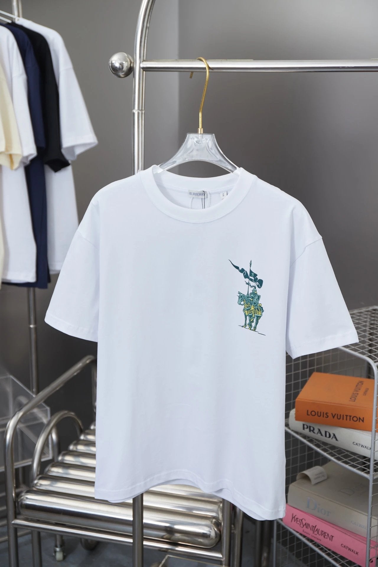 Burberry T-shirt Micro Logo Equestrian Knight Print logo Round Neck Short Sleeve Pure Cotton Unisex T T-shirt OS Loose Fit Base Shirt Summer New Casual Simple T-Shirt