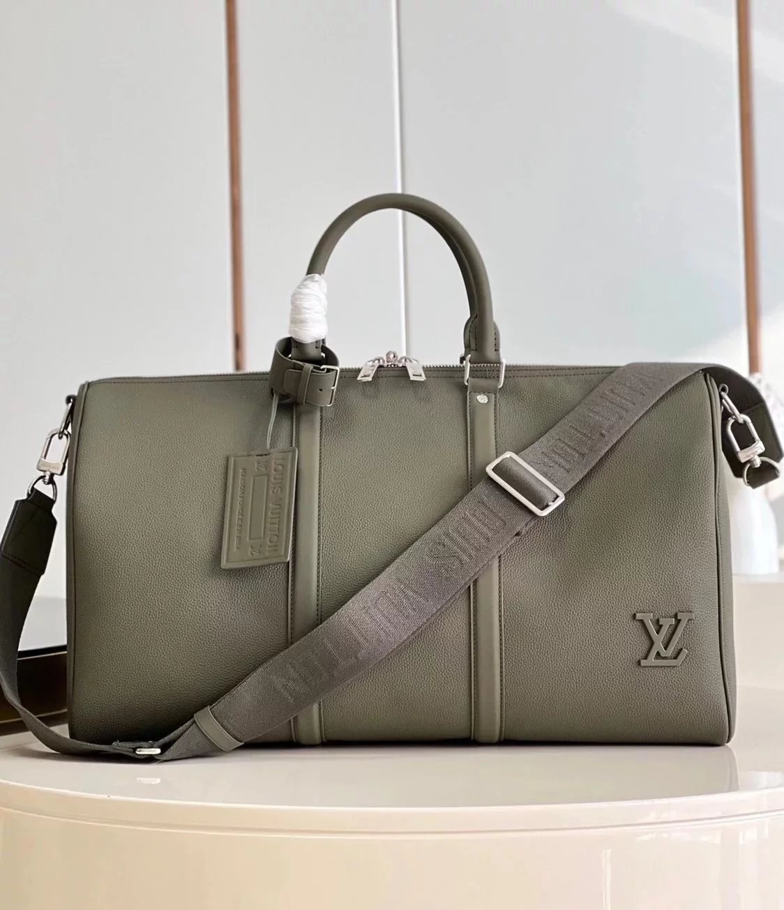Louis Vuitton LV Travel Bag Top version M21536M214202023New Lychee Pattern Cowhide Men Keepal50Travel Bag Men's One-Shoulder Portable Travel Bag