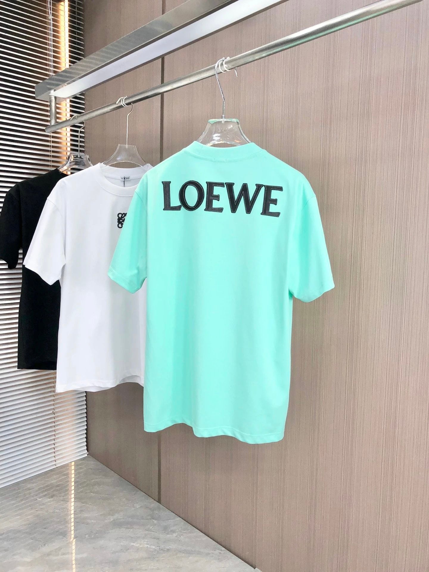 LOEWE T-shirt Back Sticker Letter Embroidery logo round Neck Short Sleeve25ss New pure cotton T Unisex T-Shirt OS Loose Fit Base Shirt Top Half Sleeve T-Shirt