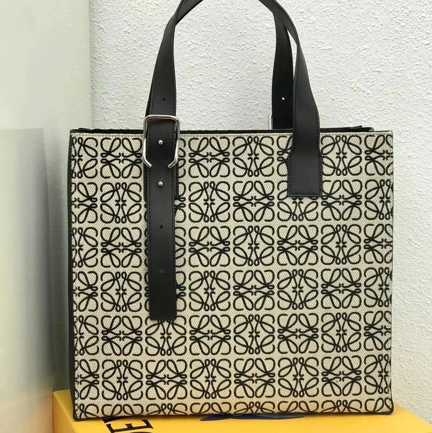 LOEWE Backpack Top version 【Surrogate Shopping Edition】BuckleTote Men's Tote Bag Office Worker Commuter Bag Computer Bag Handbag Loewe Men's Bag Business Briefcase Men's Handbag