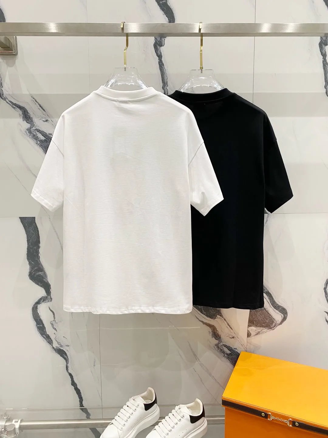 YSL T-shirt Minimalist Gold Thread Brand Letters LOGO Design round Neck Short Sleeve25ss New Pure Cotton Unisex Style T T-shirt OS Loose Fit Base Shirt Short Sleeve T-Shirt Top