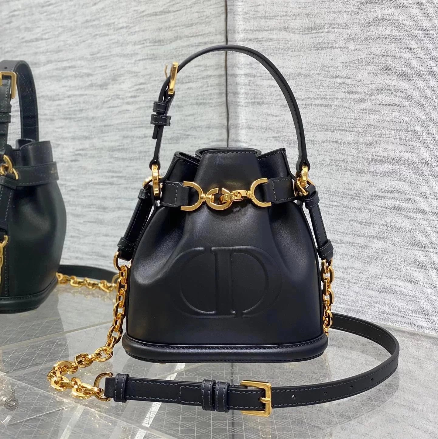 Dior Women's Bag Top version 【Original Factory】Latest Bucket Bag Brick Cabinet Latest C&#39;est Series Handbag New Cest Water Bucket Bag Handbag Shoulder Underarm Bag Classic Retro Patterns Small Bucket Bag Bucket Bag Tote Bag Handmade Straw Bag Woven Bag