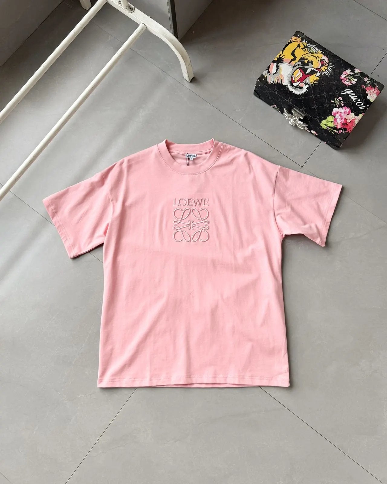 LOEWE T-shirt Chest Letter Pattern Embroidery logo round Neck Short Sleeve25ss New Pure Cotton Unisex Style T T-shirt OS Loose Fit Base Shirt Top Half Sleeve T-Shirt