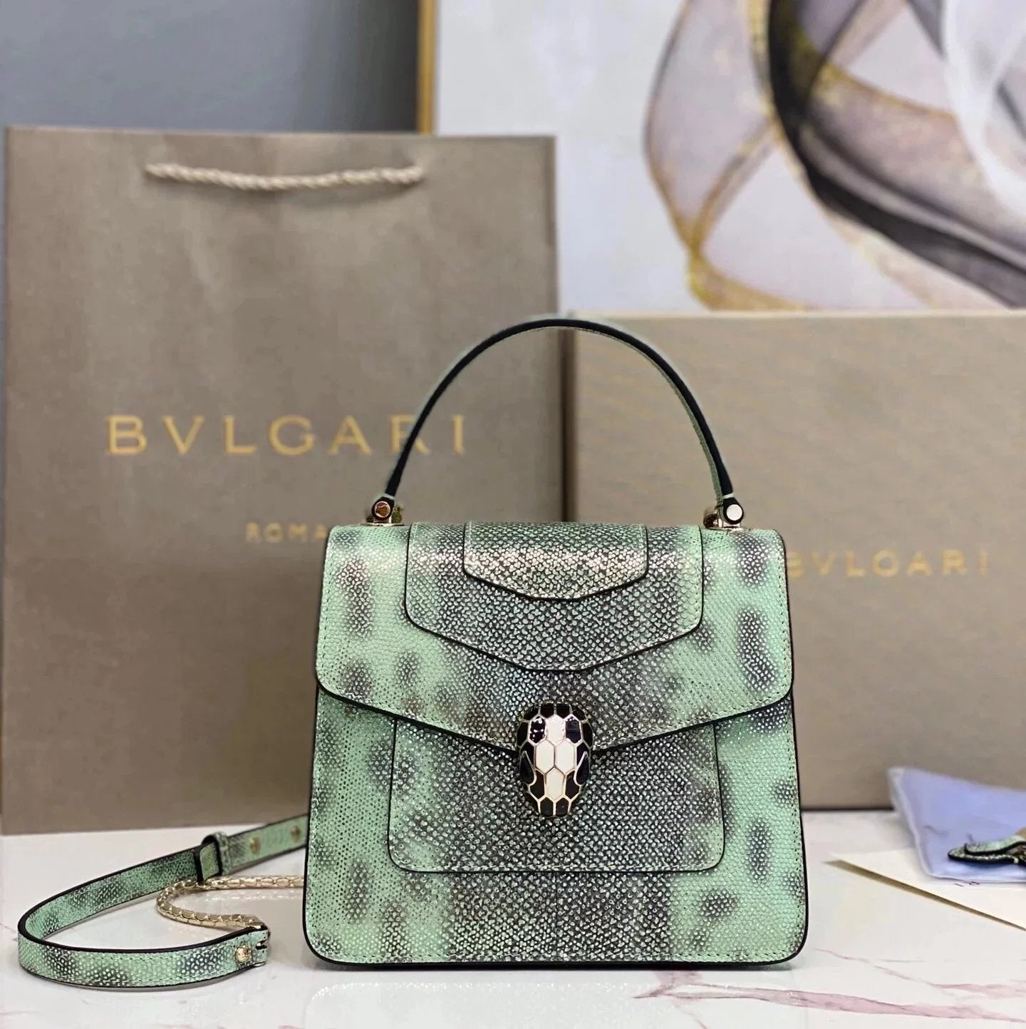 BVLGARI Bag Top version SerpetiForever Bag Decorated with a Snake's Head Chain Bag Snakeskin Enamel Snakeskin Head File Holder Mint Green
